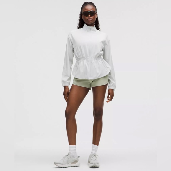 Lululemon Hotty Hot High-Rise Short 2.5" - Fog Green, Size 6 - Picture 2 of 10